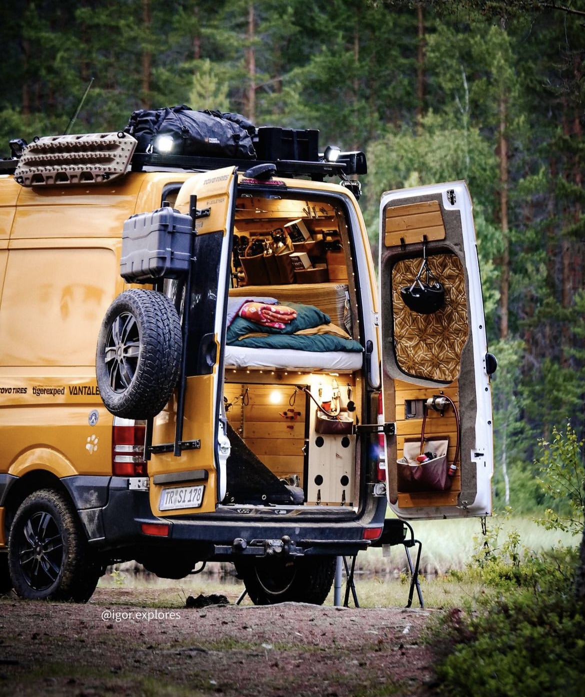 Bus ombouwen tot camper 4 personen